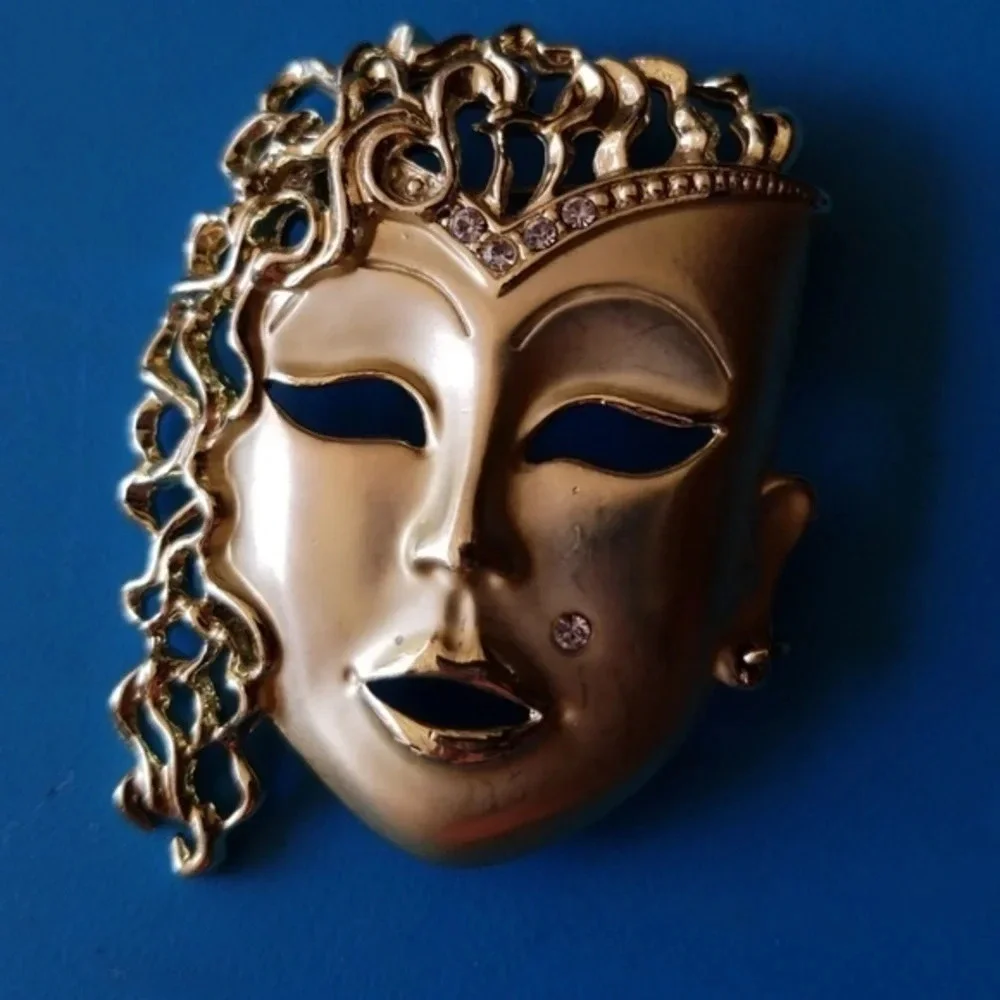 Vintage masquarade‎  Goldtone Theatrical mask brooch